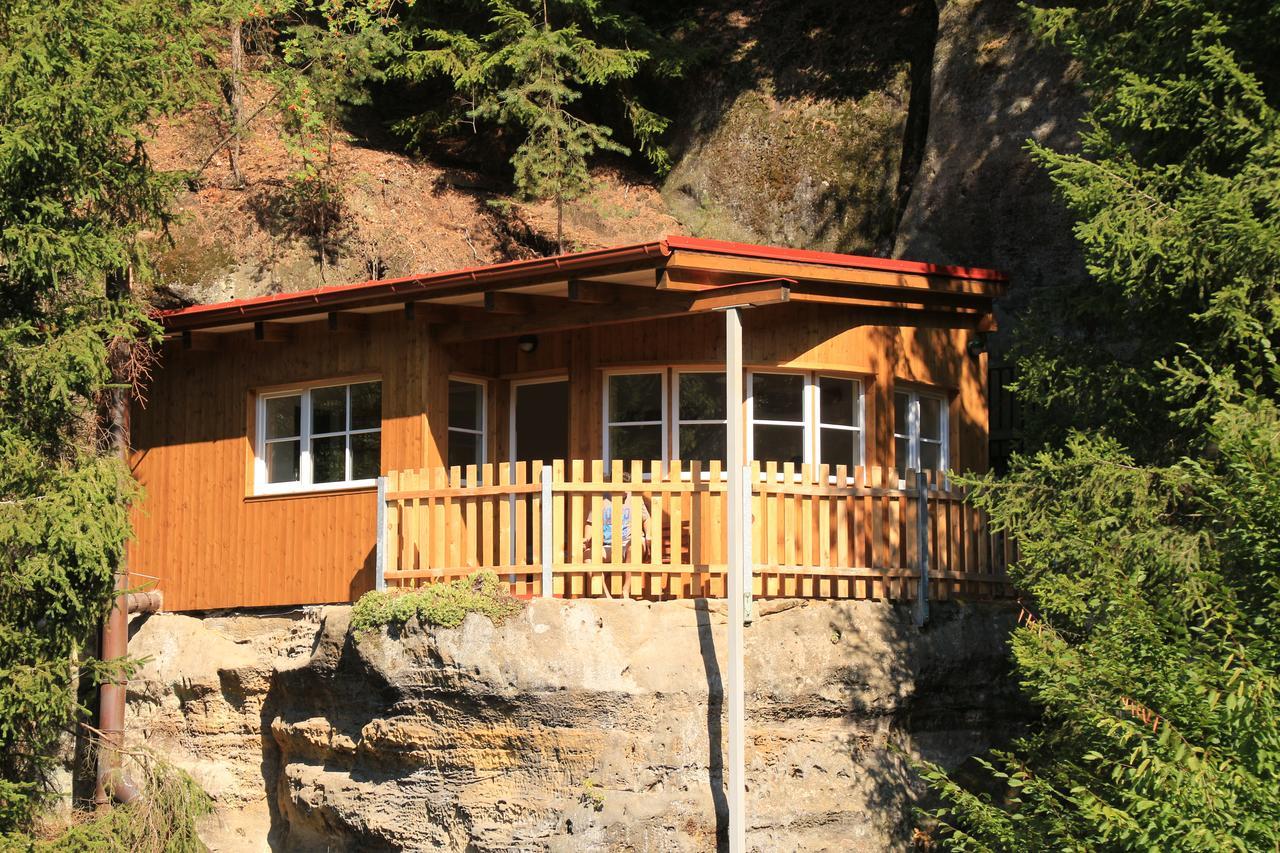 Malbenka - Chata Na Skale Pod Hradem Kokorin Exterior photo